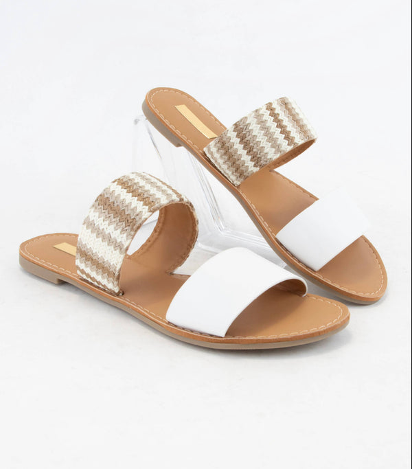 WHITE SANDY TOES SANDALS